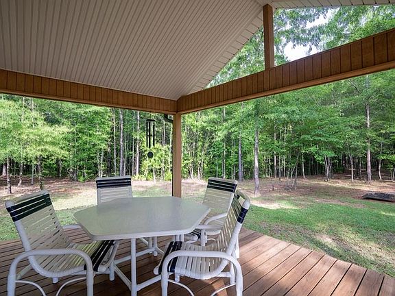 4th image of 210 Deerfield Ln