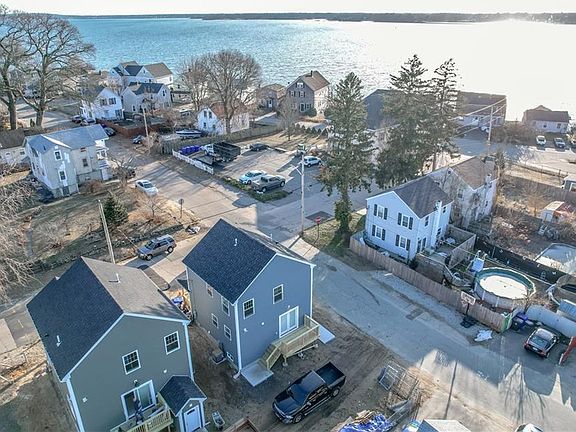 3rd image of 22 River St E