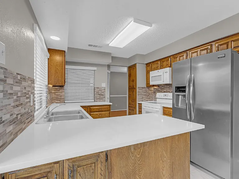 1906 Arvada Dr — Photo 11