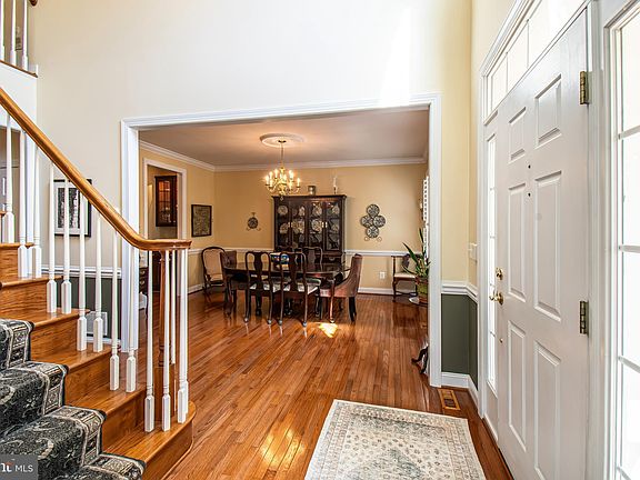 3rd image of 604 Yawl Ct