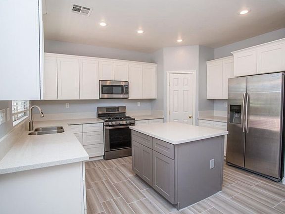 3rd image of 9717 Vista Crest Ave