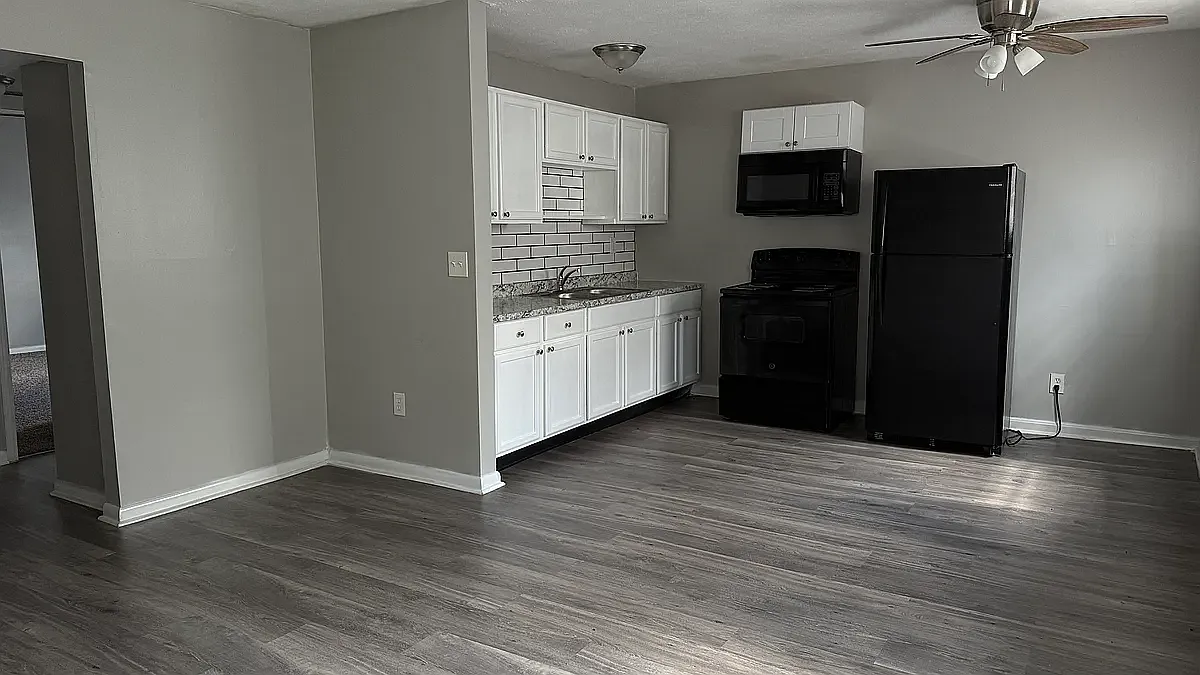 2 bed, 790 sqft, $950 — Photo 3