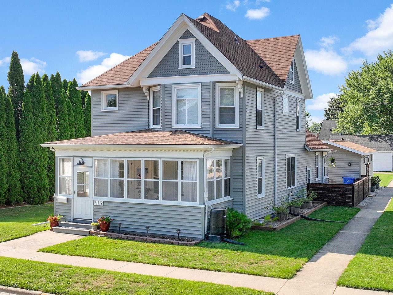 212 West 3rd Street, Waunakee, WI 53597 Zillow