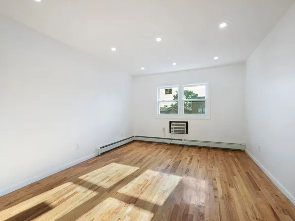 58 Laidlaw Avenue image 4 of 18