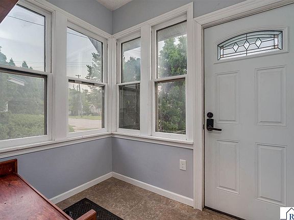 2nd image of 531 Range St