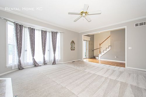5th image of 7901 W 122nd St