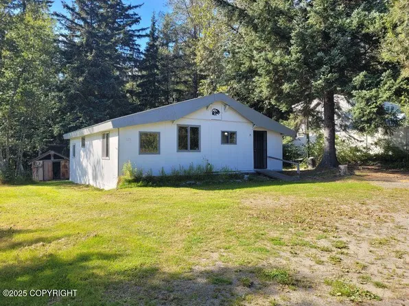 223 Allen Rd, Haines, AK 99827