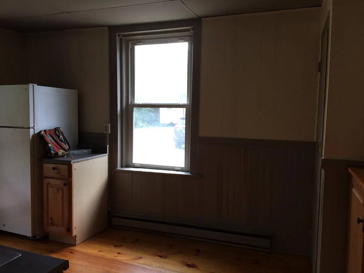 kitchen - 106 E 4th St #3