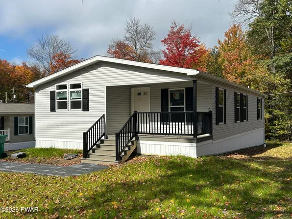 111 Rustic Rd, Greentown, PA 18426