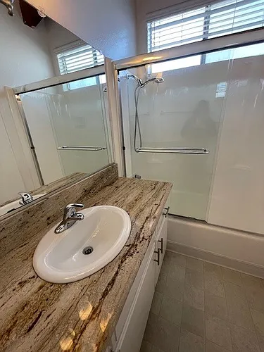 Floor plan 1 Bedroom - Den - 1 Bathroom