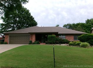 306 Phoenix Village Rd, Muskogee, OK 74403