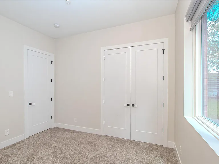 4530 Commonwealth St #1 — Photo 32