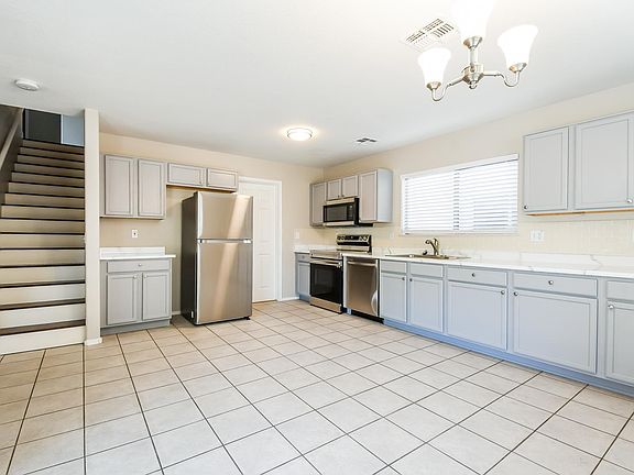 2nd image of 712 E Michigan Ave