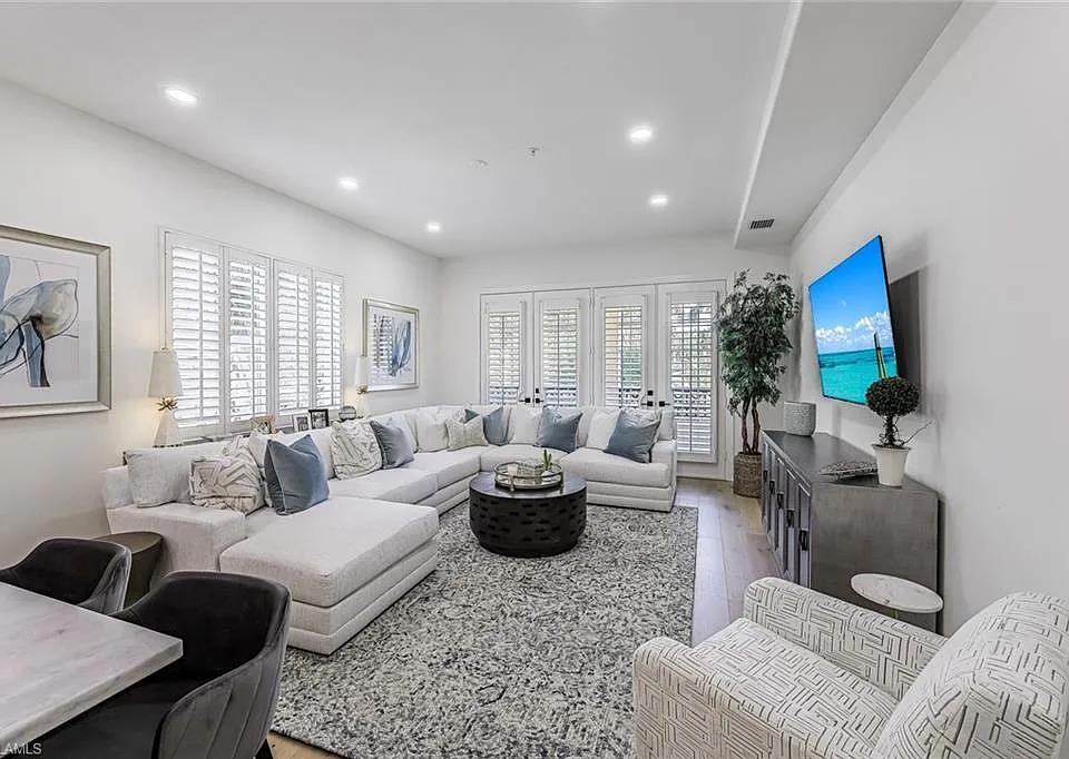 2630 Bolero Dr #2