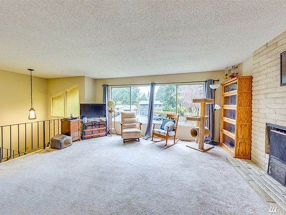 5th image of 884 NE Sutton Pl