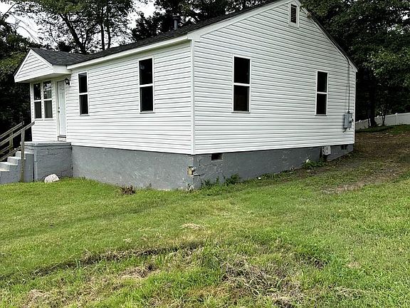 3rd image of 17546 Waters Ln