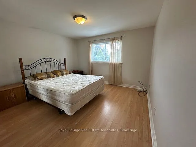 13 Edwin Dr — Photo 7