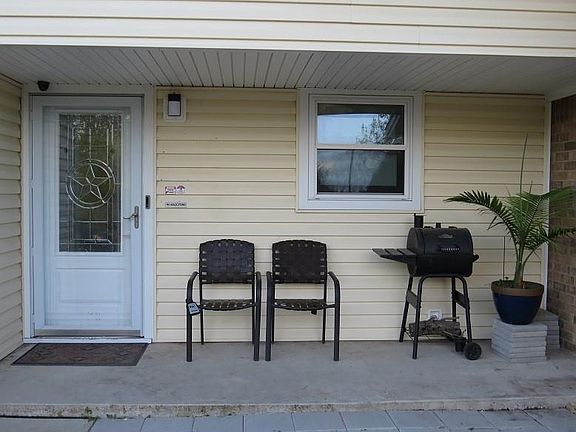 3rd image of 1018 Bonner Dr