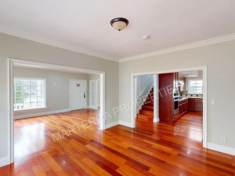 877 S Bronson Ave — Photo 8