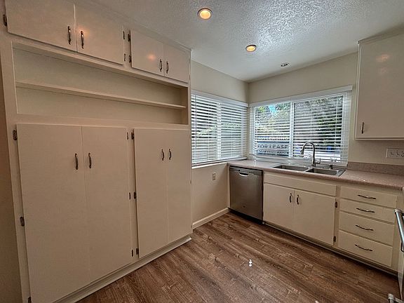 4th image of 485 Serento Cir