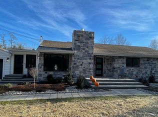 3264 Collins Ferry Rd, Morgantown, WV 26505