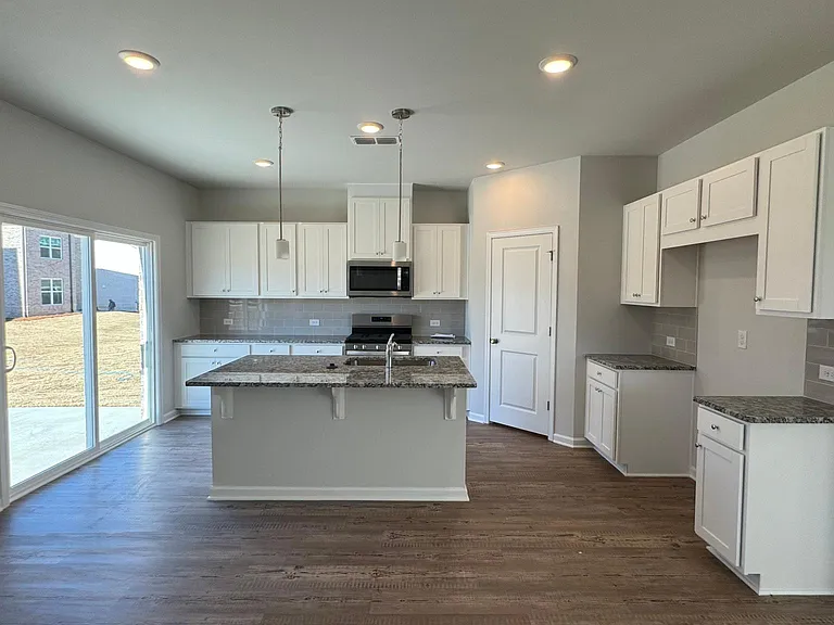 2110 Ecoland Dr — Photo 12