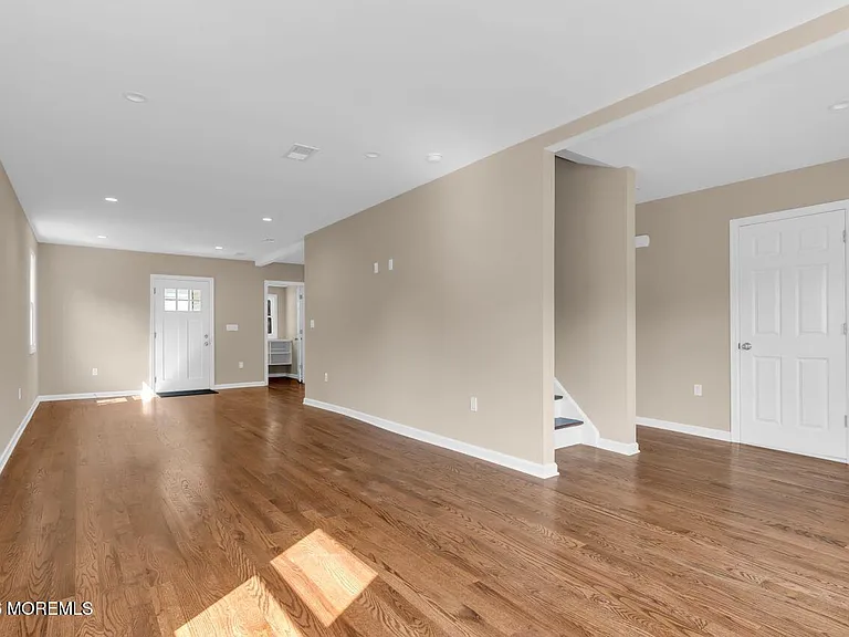 18 Maple Ave #A — Photo 5