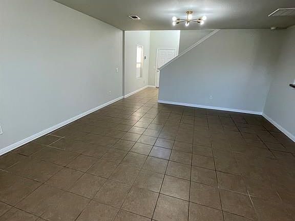 3rd image of 2714 Skyview Silver Dr