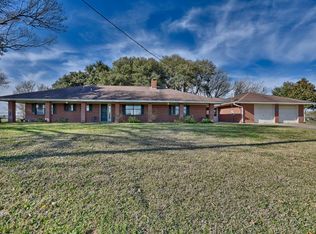 2295 Travis Rd, Bellville, TX 77418