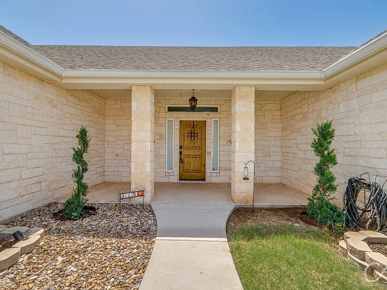 325 Mill Creek Dr — Photo 2