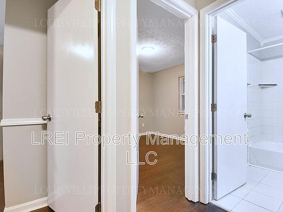 4th image of 4105 Glen Hill Manor Dr