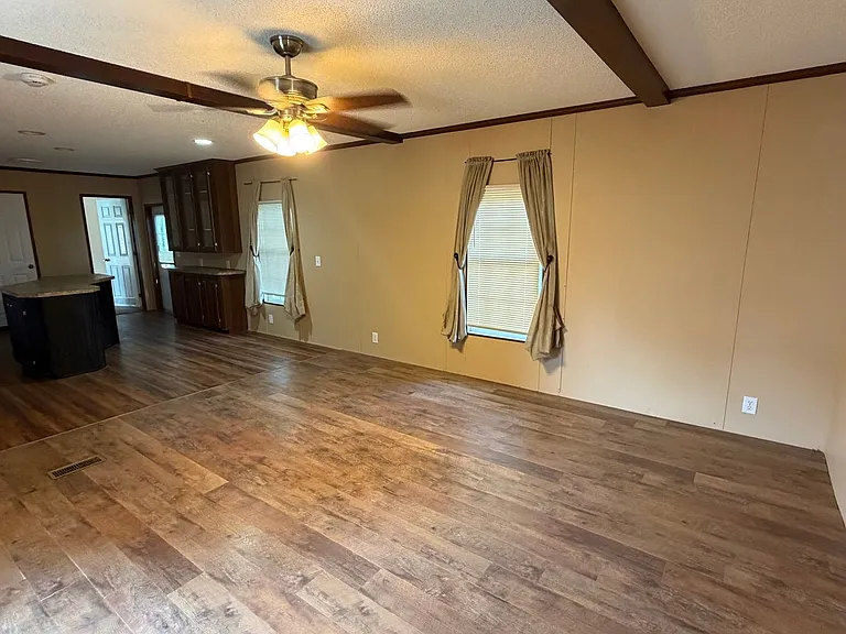 4334 Brannon Rd — Photo 2