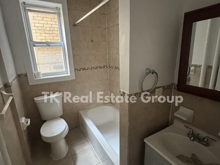 1084 Kennedy Blvd #7 — Photo 4