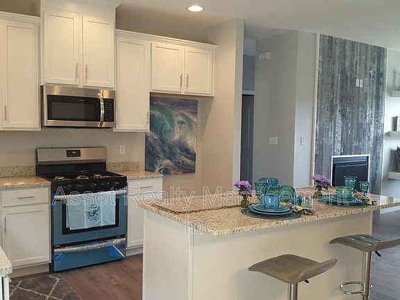 4th image of 2105 Bluebonnet Dr