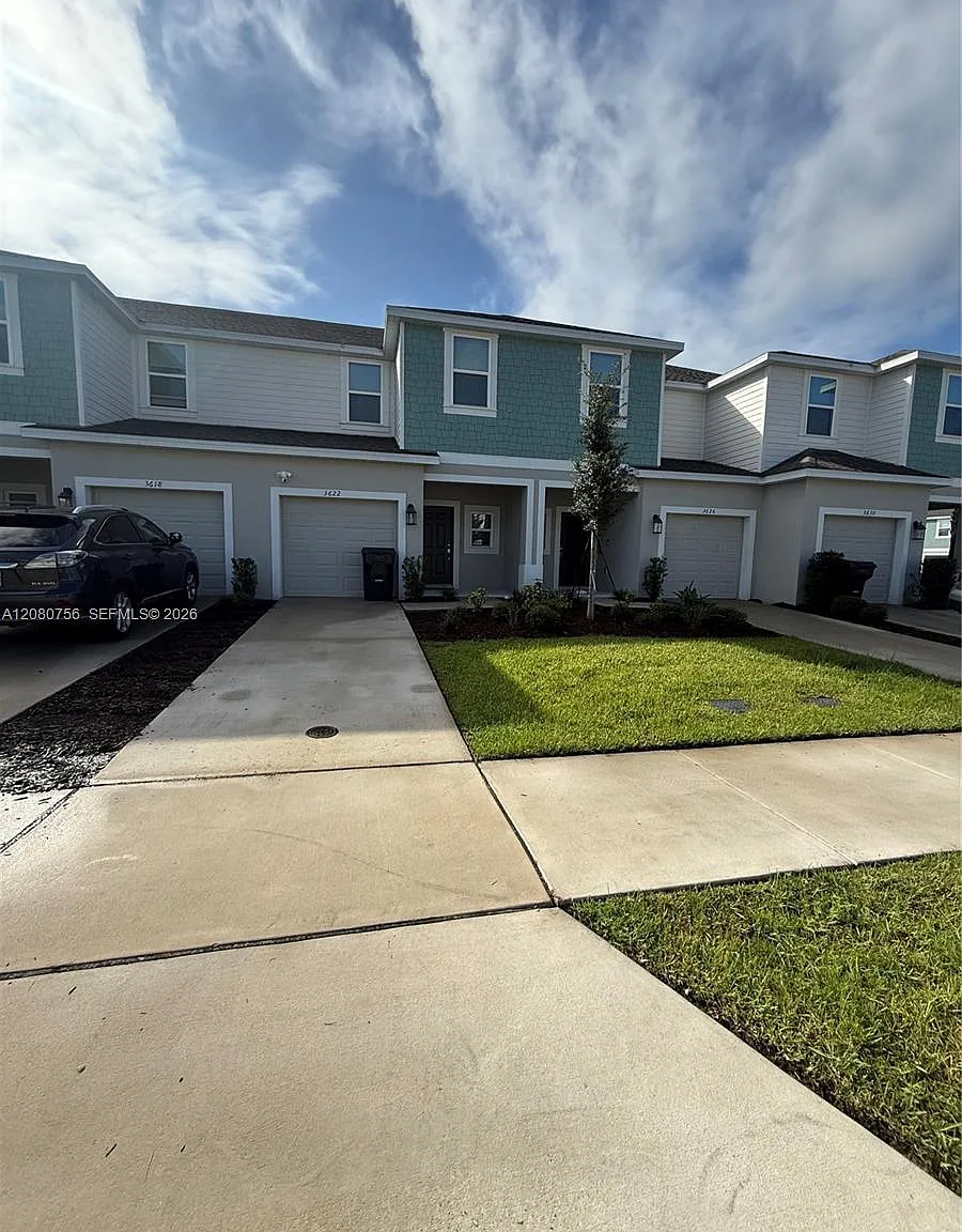 3 bed, 2.5 bath, 1701 sqft, $1,950 — Photo 1