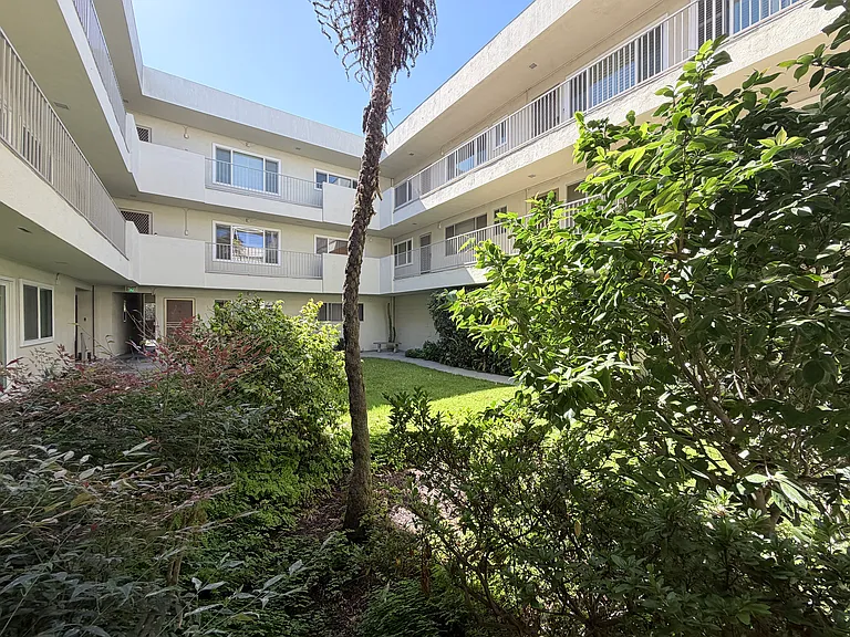 3101 E 2nd St #6C — Photo 15