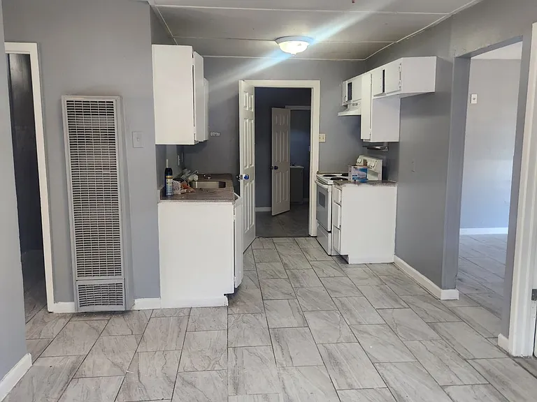 5138 Village Lawn — Photo 8