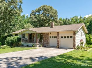 460 Beach Dr, Hendersonville, NC 28792