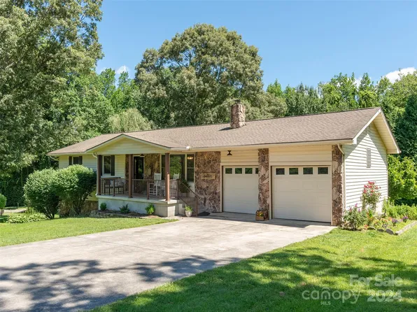 460 Beach Dr, Hendersonville, NC 28792