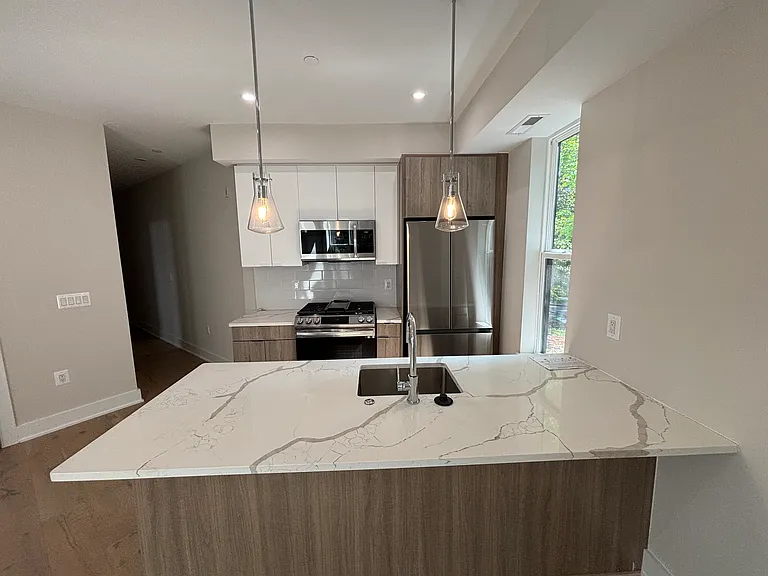 1421 Spring Rd NW #103 — Photo 2