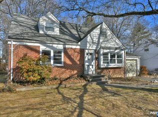 41 Garwood Rd, Fair Lawn, NJ 07410