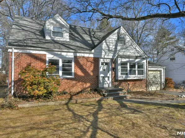41 Garwood Rd, Fair Lawn, NJ 07410