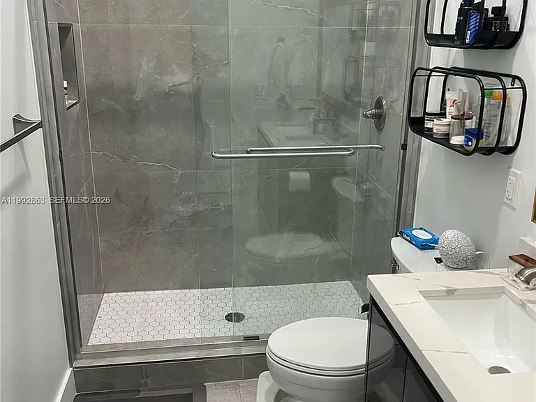 2342 McKinley St #3 — Photo 5