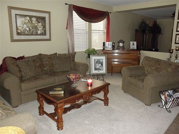 4th image of 45733 W Guilder Ave