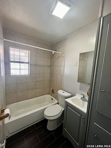 439 Lovera Blvd — Photo 9