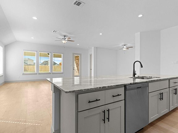 4th image of 4133 Hidden Autumn Ln