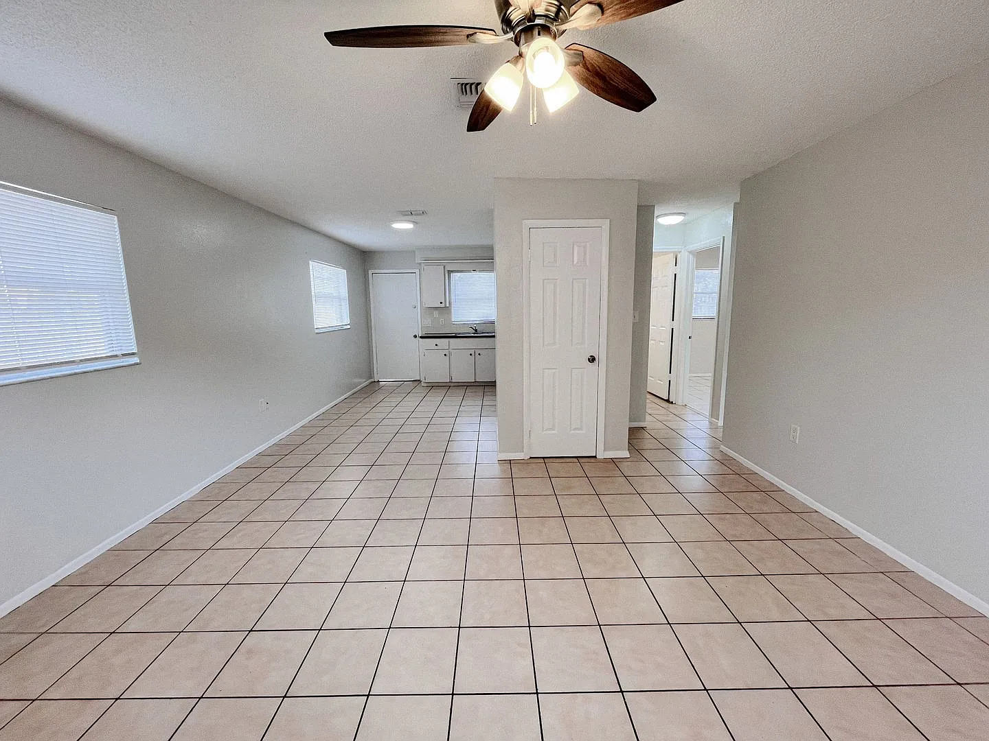 Price Reduced! 2 Bed/1 Bath Available Now! — Photo 3