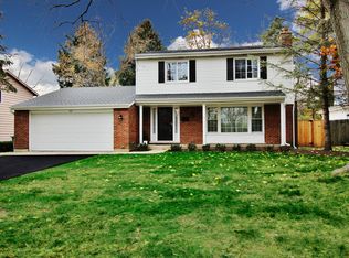 444 W Witchwood Ln, Lake Bluff, IL 60044