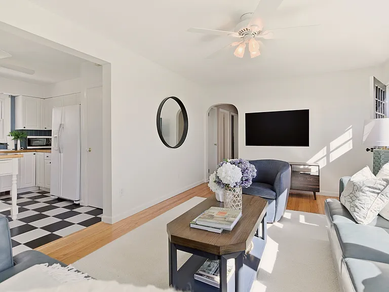 415 Wapping Rd — Photo 16