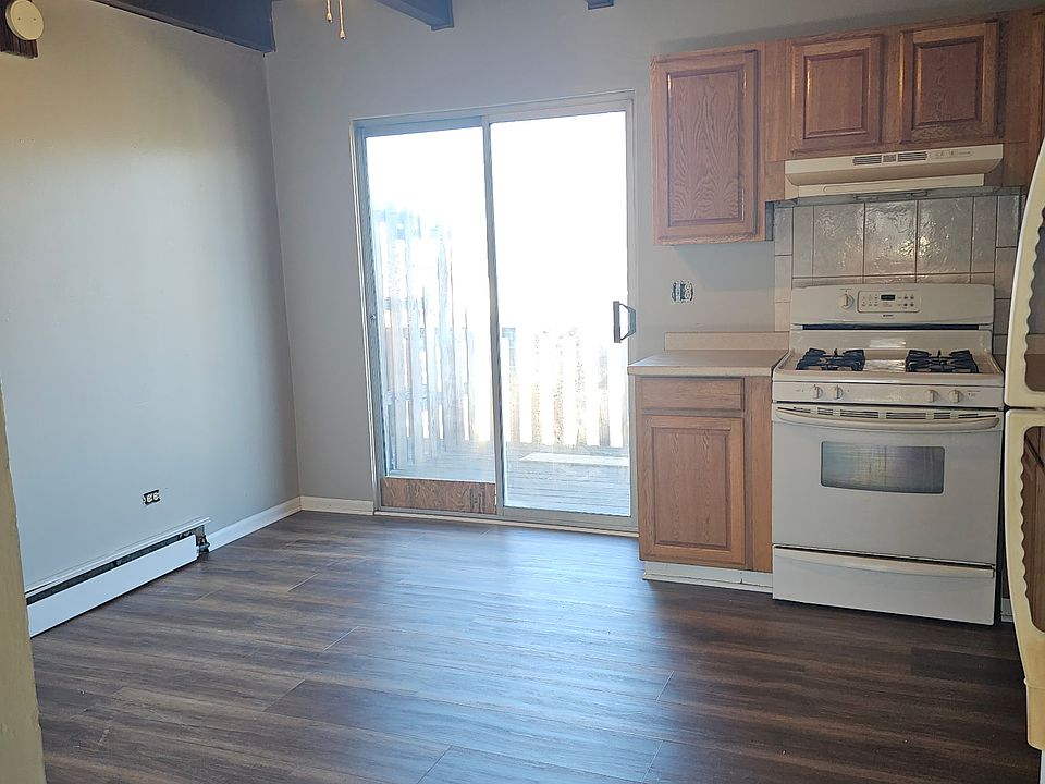 Eat in area with sliding glass door